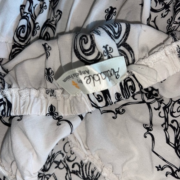 Womans Off The Shoulder Blouse - Picture 2 of 3